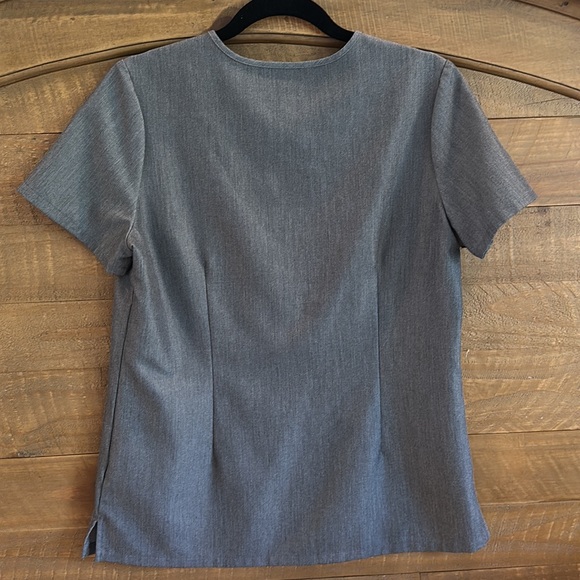 Figs scrub top - Picture 2 of 3